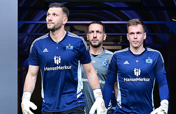 Der Mann hinter den leistungsstarken HSV-Torhütern Daniel Heuer Fernandes (li.) und Matheo Raab (re.), Sven Höh, soll nun auch bei der türkischen Nationalmannschaft sein Wissen weitergeben. Der Mann hinter den leistungsstarken HSV-Torhütern Daniel Heuer Fernandes (li.) und Matheo Raab (re.): Sven Höh.