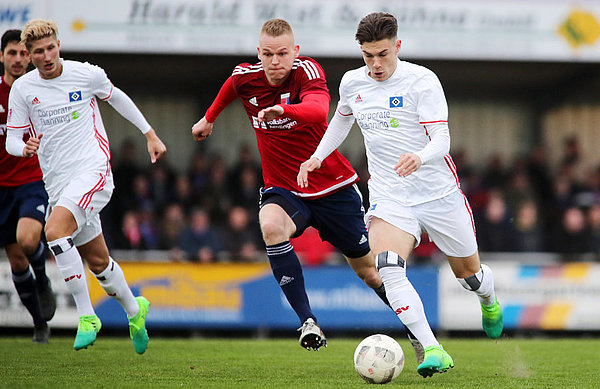 Konnte in der Offensive leider keine Akzente setzen: Christian Stark (r.).