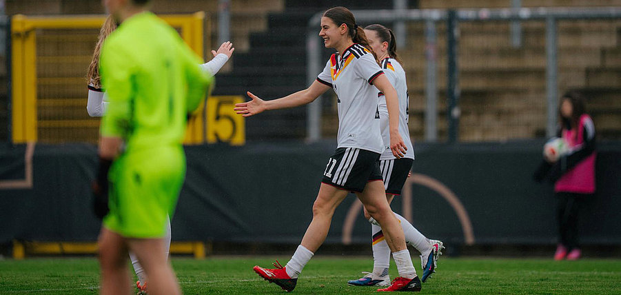 Rothosen starten in die Länderspielpause