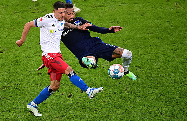 Auch im zweiten Durchgang waren rassige Zweikämpfe wie zwischen Reis und Boateng Trumpf. Auch im zweiten Durchgang waren rassige Zweikämpfe wie zwischen Reis und Boateng Trumpf.