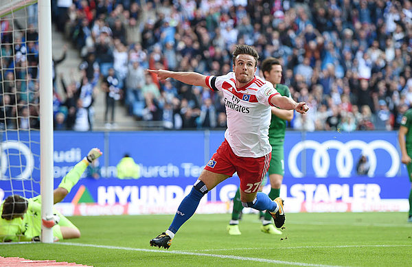 Nicolai Müller bejubelt seinen Treffer zum 1:0.