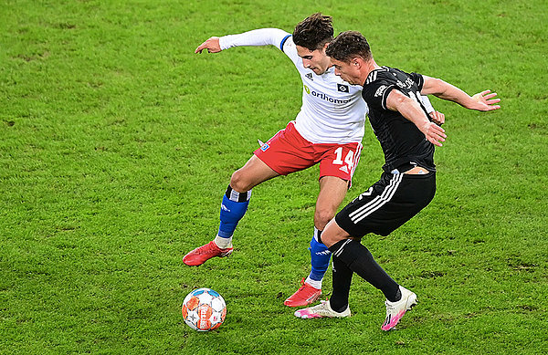 A hard-fought game with an overweight: Ludovit Reis and the Red Shorts had to settle for a point against Düsseldorf despite a clear advantage in shots on goal (21:7), possession (64:36 percent) and mileage (123:110 km). A hard-fought game with an overweight: Ludovit Reis and the Red Shorts had to settle for a point against Düsseldorf despite a clear advantage in shots on goal (21:7), possession (64:36 percent) and mileage (123:110 km).