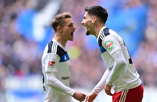 Im vierten Heimspiel in Folge getroffen: Ludovit Reis (r.) wird zum Serientäter und bejubelt mit Miro Muheim sein 2:0.