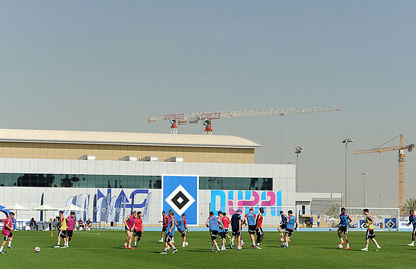 Die Rothosen auf dem Trainingsplatz in Dubai 2015.