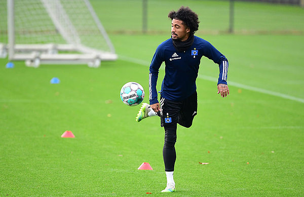 Kreativspieler Jeremy Dudziak - in dieser Saison mit acht Assists der beste Vorlagengeber der Rothosen - steht aufgrund einer Schulterverletzung wahrscheinlich nicht zur Verfügung. Kreativspieler Jeremy Dudziak - in dieser Saison mit acht Assists der beste Vorlagengeber der Rothosen - steht aufgrund einer Schulterverletzung wahrscheinlich nicht zur Verfügung.