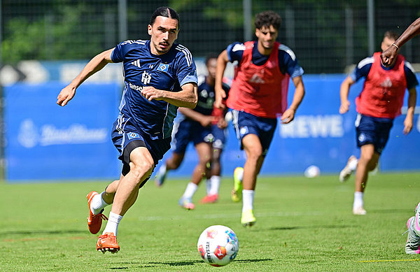 Quick and motivated with an eye for goal: Rayan Philippe is right in the thick of things as HSV start training again.