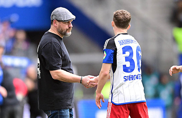 Im ständigen Austausch: Cheftrainer Steffen Baumgart und Tempodribbler Anssi Suhonen.