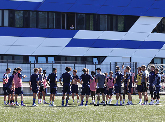 Trainingsauftakt mit neuen Trainerteams