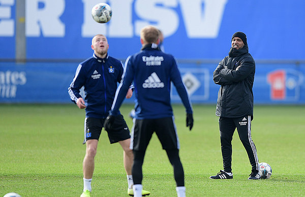 Bereits Ende Februar schaute Patrick Esume den HSV-Profis im Rahmen einer Hospitation über die Schulter. Die Zusammenarbeit wird nun fortgesetzt. 