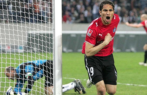 Am Freitag, dem 13. April 2007 traf Paolo Guerrero gegen Gladbach und Torwart Kasey Keller zum 1:0 in der 90. Minute. Am Freitag, dem 13. April 2007 traf Paolo Guerrero gegen Gladbach und Torwart Kasey Keller zum 1:0 in der 90. Minute.