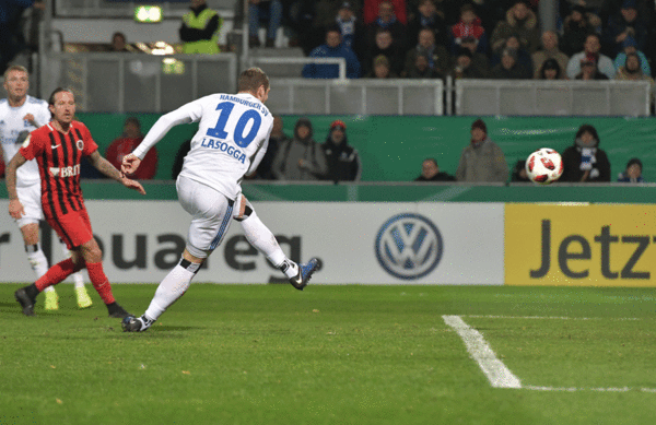 Vollstrecker in Aktion: Pierre-Michel Lasogga ließ seinem entscheidenden Assist in Magdeburg nun gegen Wiesbaden zwei eigene Treffer folgen.