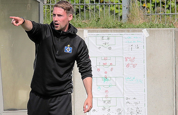 Brachte sein Team gegen den SC Condor auf Kurs: U15-Coach Florian Wolff.
