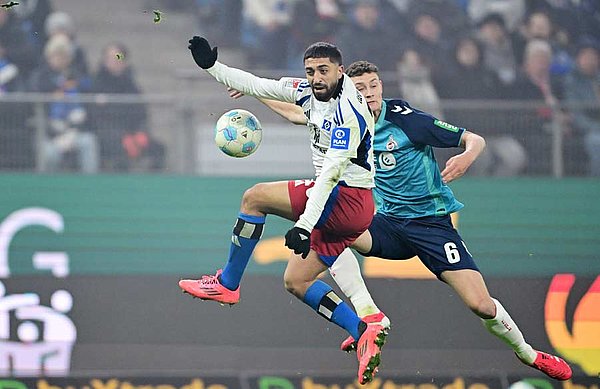 Im Gleichschritt zurück in die Bundesliga: Der HSV und der 1. FC Köln gehen erstmals seit sieben Jahren wieder gemeinsam in der Bundesliga an den Start. Im Gleichschritt zurück in die Bundesliga: Der HSV und der 1. FC Köln gehen erstmals seit sieben Jahren wieder gemeinsam in der Bundesliga an den Start.