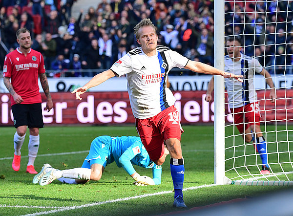 Joel Pohjanpalo erzielte 10 seiner Pflichtspieltore als Joker. In Hannover traf der Finne in der 96. Minute zum 1:1-Ausgleich. Joel Pohjanpalo erzielte 10 seiner Pflichtspieltore als Joker. In Hannover traf der Finne in der 96. Minute zum 1:1-Ausgleich.