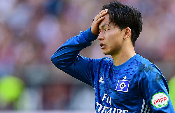 Tatsuya Ito scores but the goal is ruled out.