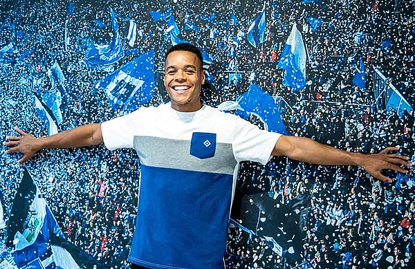 The 24-year-old is looking forward to playing at the Volksparkstadion in front of the HSV fans: "It gives you extra energy"