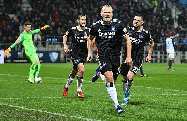 Joel Pohjanpalo kam, sah und traf: Der Winterneuzugang drehte mit seinem Tor zum 2:1 endgültig die Partie zugunsten des HSV. Joel Pohjanpalo kam, sah und traf: Der Winterneuzugang drehte mit seinem Tor zum 2:1 endgültig die Partie zugunsten des HSV.