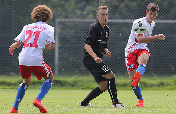 Kristoffer Stockhaus (re.) und Jonah Fabisch gewannen das erste Spiel gegen den VfL Osnabrück deutlich. Kristoffer Stockhaus (re.) und Jonah Fabisch gewannen das erste Spiel gegen den VfL Osnabrück deutlich.