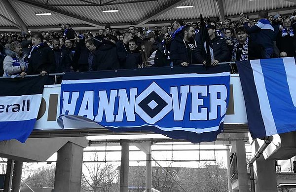 Letztes Jahr beim Spiel des HSV gegen 96 unterstützte der OFC mit knapp 20.000 HSV-Fans. Letztes Jahr beim Spiel des HSV gegen 96 unterstützte der OFC mit knapp 20.000 HSV-Fans.