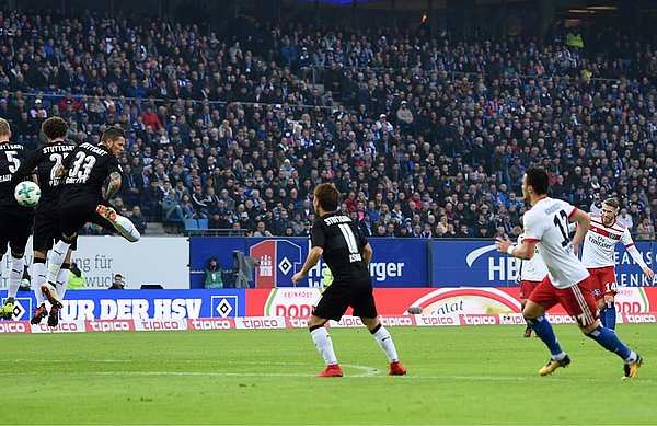 Mit seinem Freistoß sorgte Aaron Hunt für die verdiente 1:0-Führung der HSV.