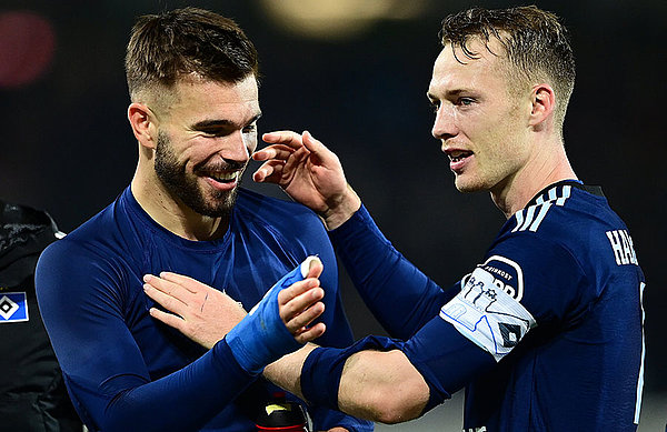 Stabiles Innenverteidiger-Duo: Mario Vuskovic und Sebastian Schonlau. Stabiles Innenverteidiger-Duo: Mario Vuskovic und Sebastian Schonlau.