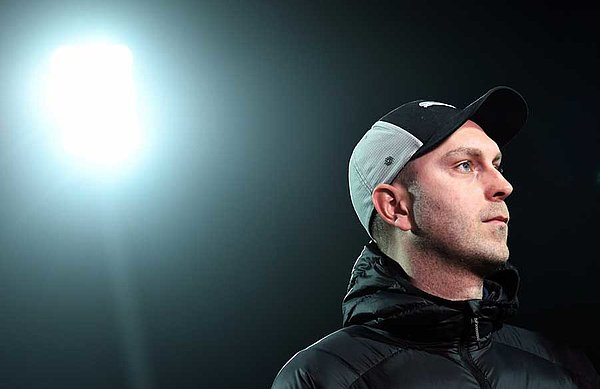 Kiels Cheftrainer Ole Werner bietet mit seiner Mannschaft nicht nur ansehnlichen Kombinationsfußball, sondern ist mit ihr auch erfolgreich in die neue Saison gestartet: 11 Punkte aus den ersten sechs Spielen. Kiels Cheftrainer Ole Werner bietet mit seiner Mannschaft nicht nur ansehnlichen Kombinationsfußball, sondern ist mit ihr auch erfolgreich in die neue Saison gestartet: 11 Punkte aus den ersten sechs Spielen.