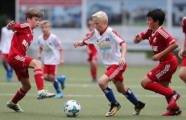 Der Saisonauftakt ist für die U13 mit dem 8:0-Sieg über den TSV Sasel geglückt. Der Saisonauftakt ist für die U13 mit dem 8:0-Sieg über den TSV Sasel geglückt.