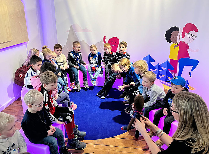 HSV Kids Club zu Besuch im Dialoghaus
