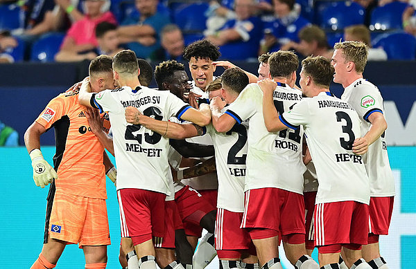 Ein Kontertor wie aus dem Lehrbuch: Das 3:1 auf Schalke durch Bakery Jatta war genau das, was man sich unter einem Treffer nach schnellem Gegenstoß vorstellt. Da kommt Freude auf!