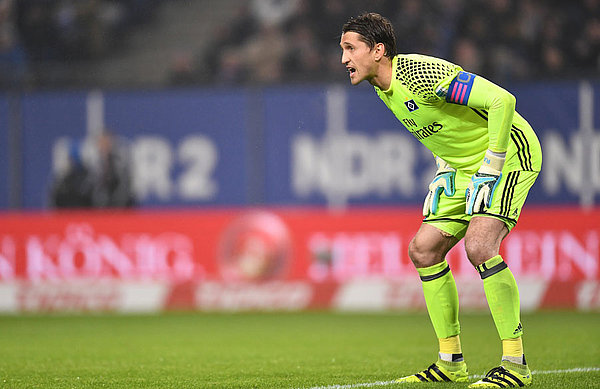 Rene Adler und die Rothosen sind gewillt, auch in Leipzig etwas mitzunehmen. Rene Adler gibt Anweisungen beim Spiel gegen Leverkusen