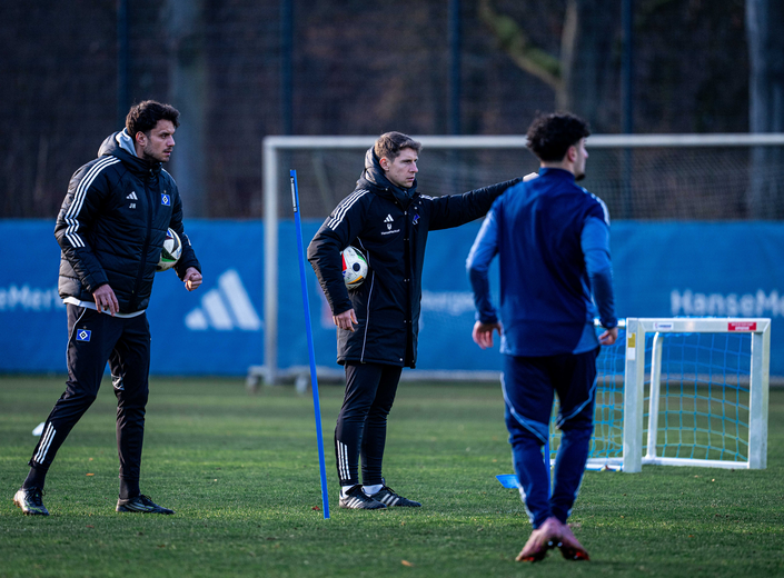 Nachwuchsspieler arbeiten mit Profi-Trainern