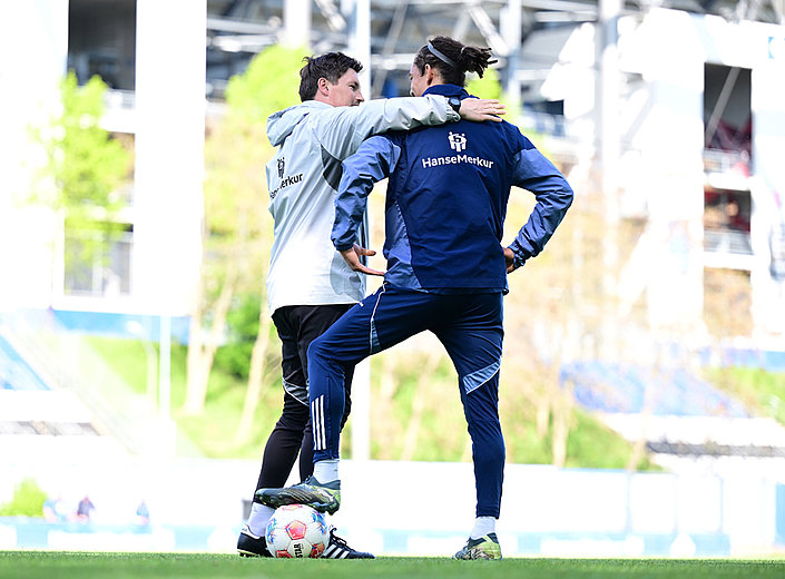 Trainingsstart vor Frankfurt mit mehreren Rückkehrern