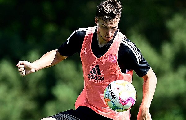 Trug sich beim Testspiel gegen Aris Thessaloniki (4:3) mit dem zwischenzeitlichen 3:3 in die Torschützenliste ein: Robin Meißner. Trug sich beim Testspiel gegen Aris Thessaloniki (4:3) mit dem zwischenzeitlichen 3:3 in die Torschützenliste ein: Robin Meißner.