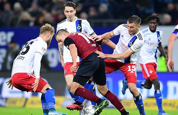 Stark im Spiel gegen den Ball: Die Rothosen um Timo Letschert, Adrian Fein und Jordan Beyer im gestrigen Duell mit Nürnberg. 