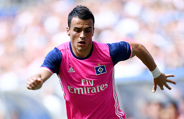 Filip Kostic im Dribbling