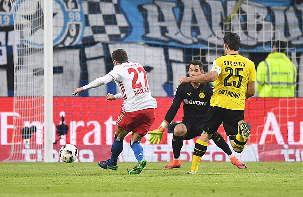 Nicolai Müller beendete die torlose Serie des HSV und erzielte im zweiten Durchgang beide Treffer gegen den BVB.