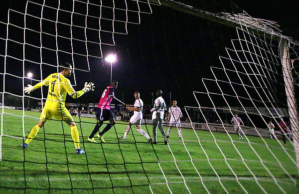 Bakery Jatta schießt ein Tor für die U21.