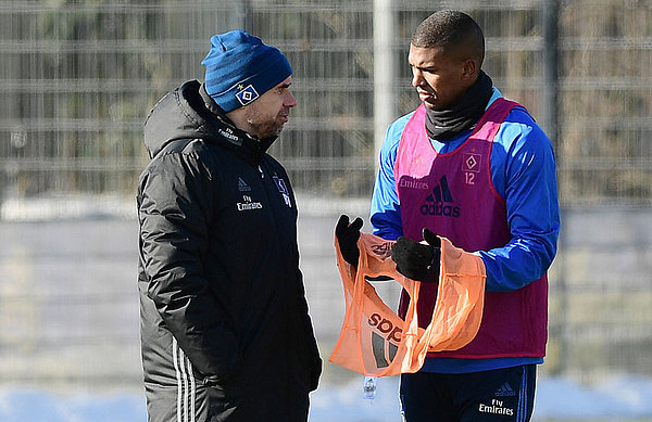 Bernd Hollerbach will mit seiner Mannschaft nicht nur auf dem Platz, sondern auch im Kurz-Trainingslager viele Gespräche führen.