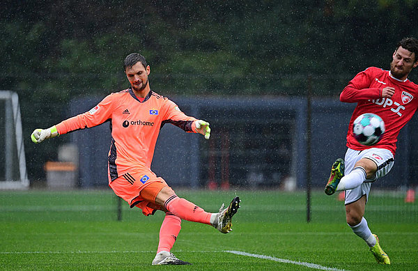 Sven Ulreich played 90 minutes in his first game after signing for HSV on Saturday.