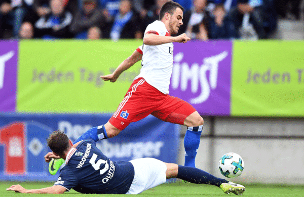 Filip Kostic mit Vollgas: Hamburgs Linksfuß hatte in der ersten Halbzeit einige gute Aktionen auf der linken Außenbahn.