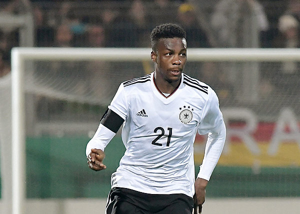 2017 wurde Gideon Jung mit der DFB-Elf Europameister. 2017 wurde Gideon Jung mit der DFB-Elf Europameister.
