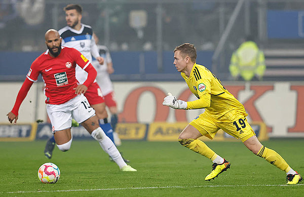 Sein HSV-Debüt feierte Raab in der Vorsaison ausgerechnet gegen den FCK (1:1).