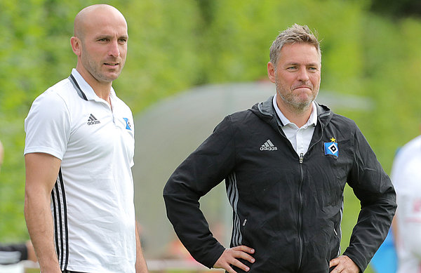 U21-Coach Dirk Kunert (r.) und sein Co-Trainer Soner Uysal hatten nach dem 6:0 gegen Rehden nichts zu bemängeln. 