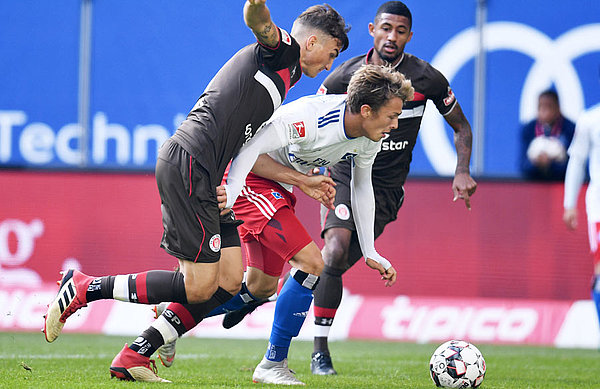 Fiete Arp put in a decent performance up front but did not have any luck in front of goal Fiete Arp put in a decent performance up front but did not have any luck in front of goal