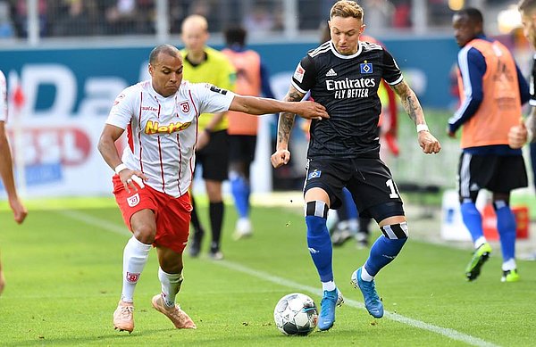 Sonny Kittel und die Rothosen trennten sich im Hinspiel mit einem 2:2-Unentschieden vom SSV Jahn Regensburg. Zuhause soll es dieses Mal mit einem Dreier klappen. Sonny Kittel und die Rothosen trennten sich im Hinspiel mit einem 2:2-Unentschieden vom SSV Jahn Regensburg. Zuhause soll es dieses Mal mit einem Dreier klappen.