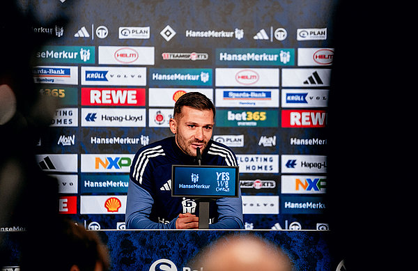 Vor seinem 167. Pflichtspiel mit der Raute auf der Brust stand Daniel Heuer Fernandes in einer Medienrunde Rede und Antwort.