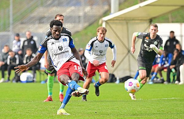 Sicher verwandelt: Bakery Jatta erzielte per Strafstoß den 2:1-Endstand.