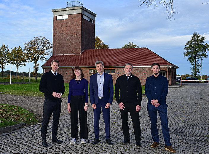 HSV und Stiftung Hamburger Gedenkstätten unterzeichnen Kooperationsvereinbarung