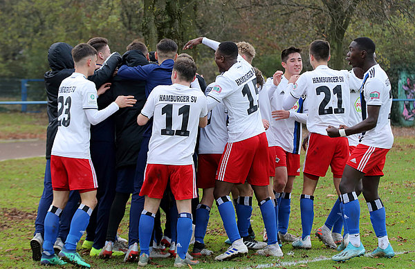 Die U17 möchte ihre Spitzenposition in Hannover verteidigen. Die U17 möchte ihre Spitzenposition in Hannover verteidigen.