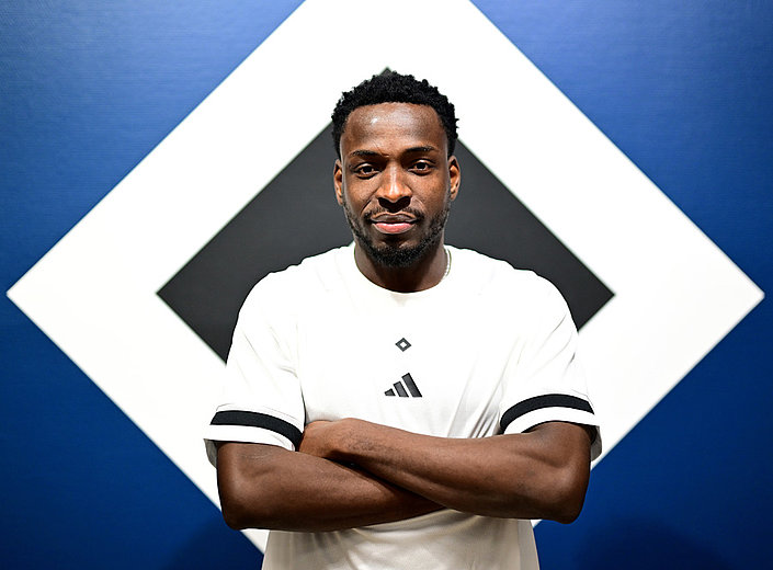 HSV sign winger Philip Otele
